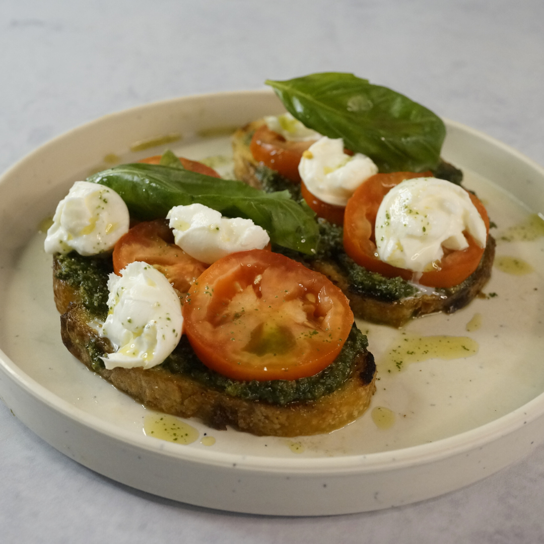 Pesto and Tomato Toast (2 slices)